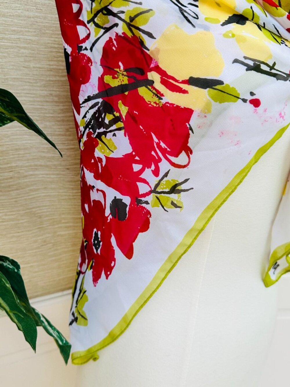 Vera for Target Oversized Floral Scarf 43x43 Square Wrap Pink Red Yellow - Picture 5 of 7